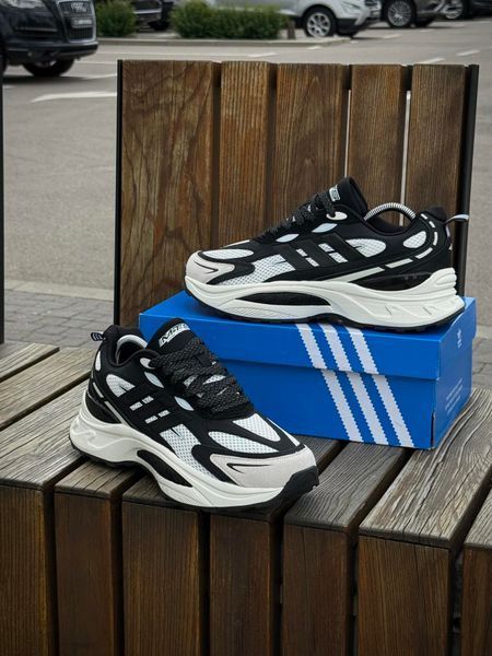 Кросівки Adidas Track Suite Pro, чорн-білі (весна-літо)