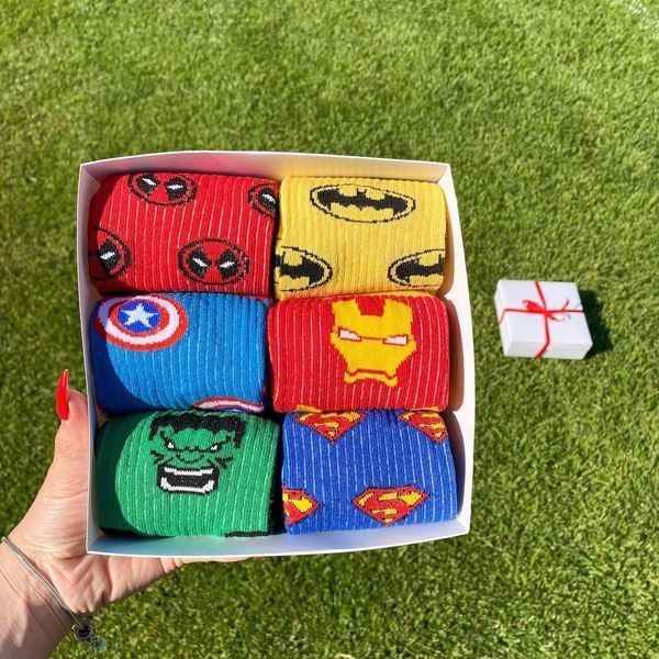 Бокс чоловічих шкарпеток 40-45 на 6 пар з героями "Marvel" у подарунковій коробці