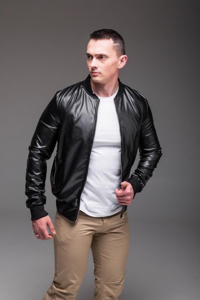 Куртка бомбер чоловіча , з якісної еко-шкіри,чорна