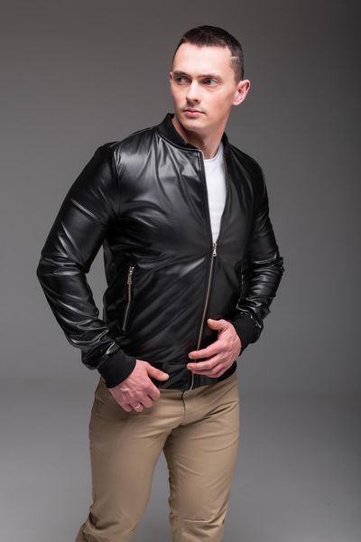 Куртка бомбер чоловіча , з якісної еко-шкіри,чорна