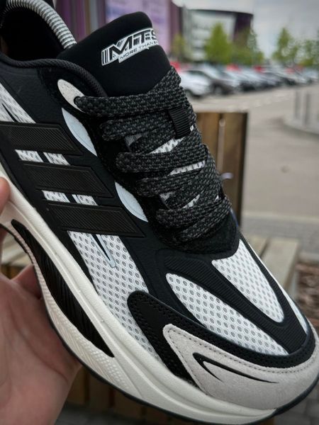 Кросівки Adidas Track Suite Pro, чорн-білі (весна-літо)