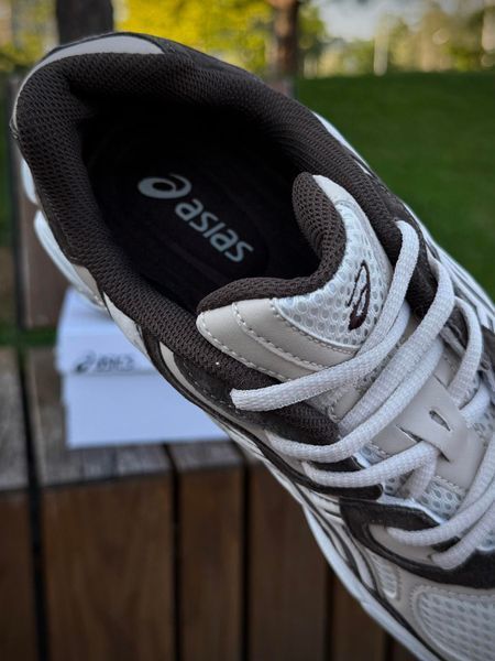 Кросівки Asics Gel NYC, світло-коричневі