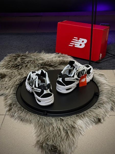 Кросівки New Balance 530 (чорно-білі)