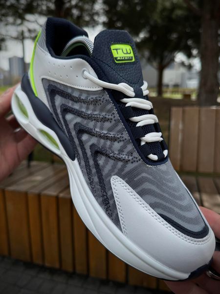 Кросівки Nike Air Max TW v9 (весна / літо)