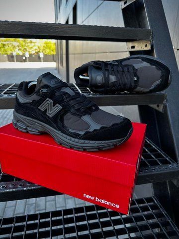 Кросівки New Balance 2002R (all black)