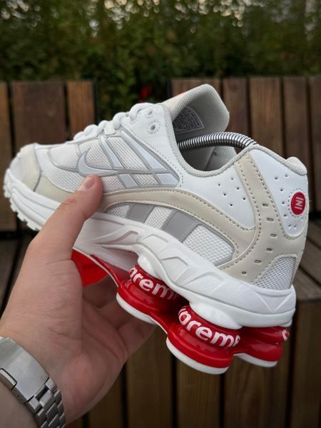 Кросівки Nike SHOX Ride 2 SP X SUPREME, світлі з червоним