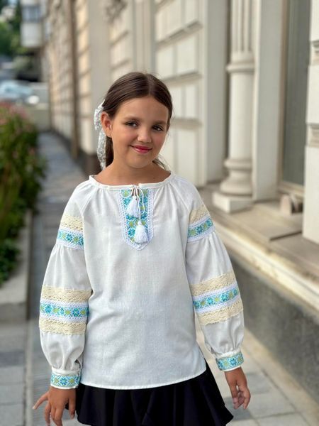 Вишиванка для дівчинки в етно-стилі з льону