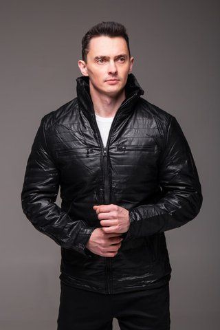 Куртка чоловіча з еко-шкіри на хутрі без капюшона з кишенями на грудях чорна