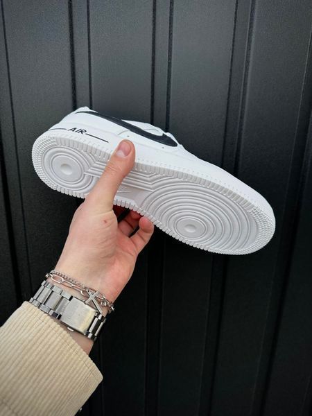 Кросівки Nike Air Force (білі з чорним лого, шкіра ЛІЦЕНЗІЯ)