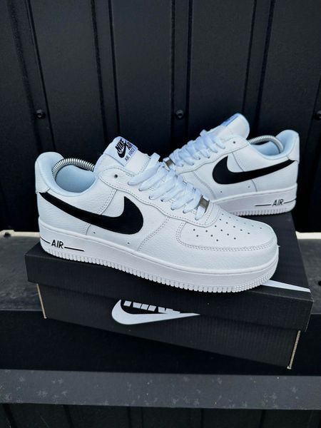 Кросівки Nike Air Force (білі з чорним лого, шкіра ЛІЦЕНЗІЯ)