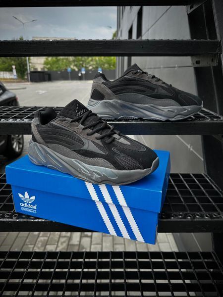 Adidas Yeezy Boost 700 V2 (чорно-сірі)