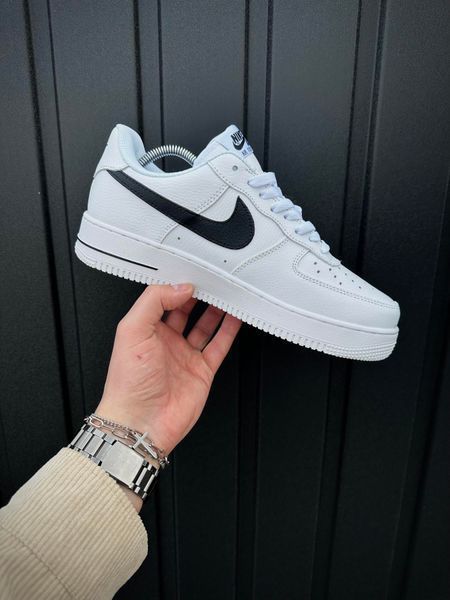 Кросівки Nike Air Force (білі з чорним лого, шкіра ЛІЦЕНЗІЯ)